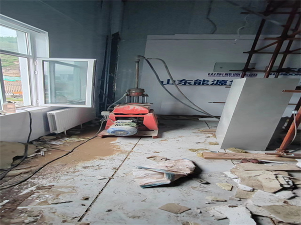 南郊地基基础下沉墙体裂缝加固注浆顶升施工